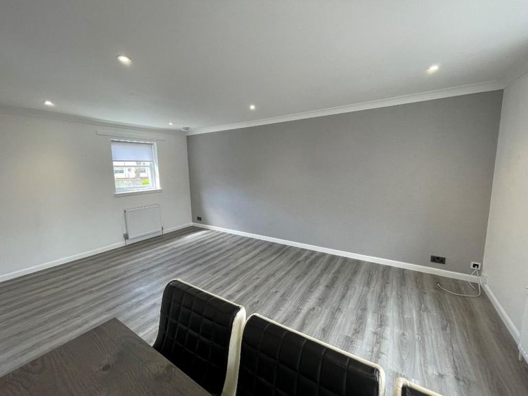Flat The Dell in Newton Mearns