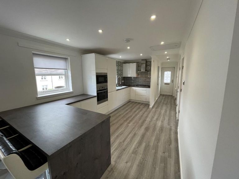 Flat The Dell in Newton Mearns