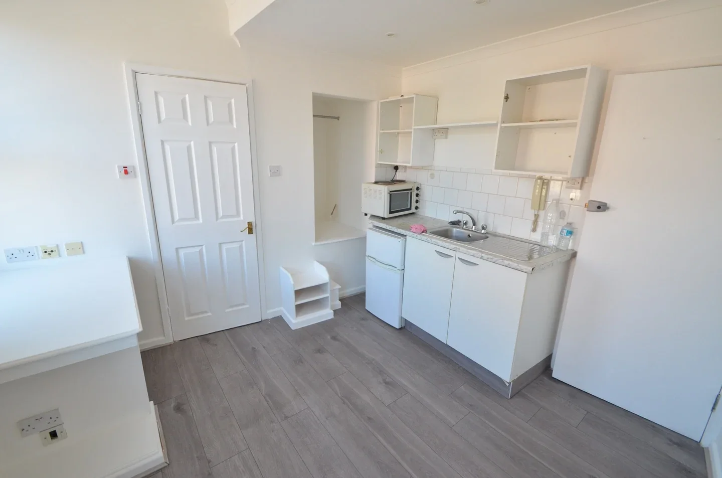 Flat Chingford Road in Greater London