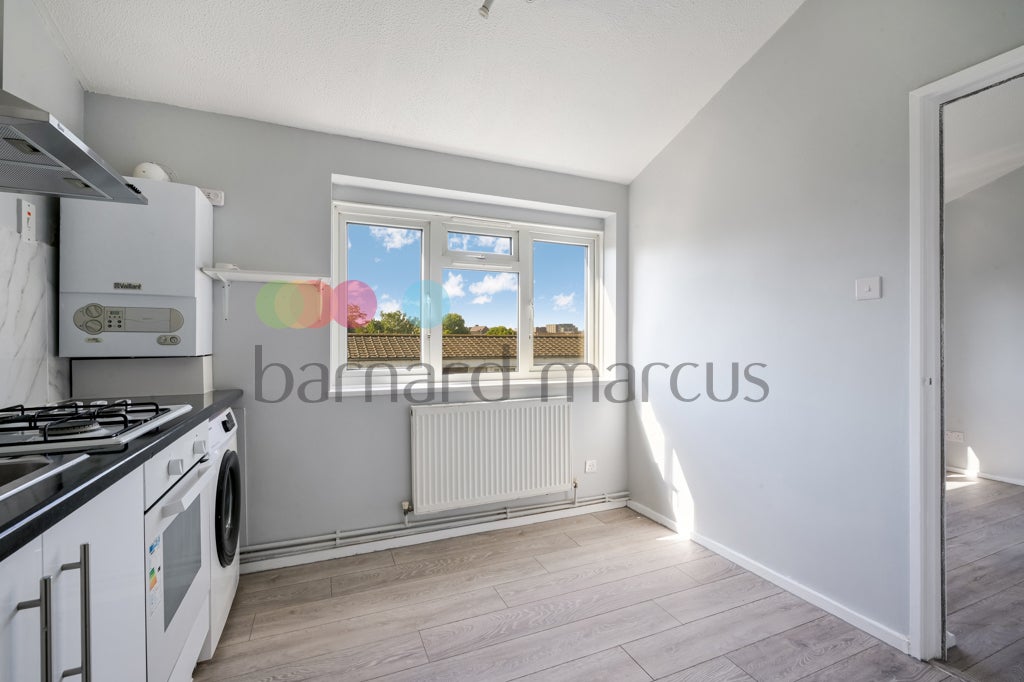 Flat Bradley Close in Greater London