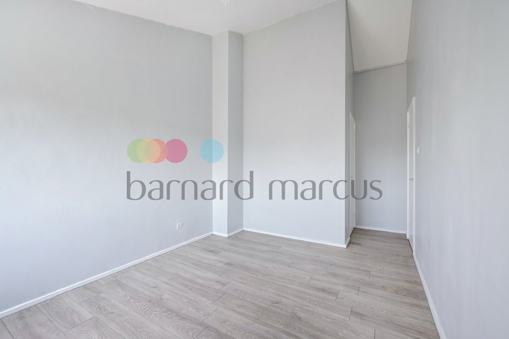 Flat Bradley Close in Greater London