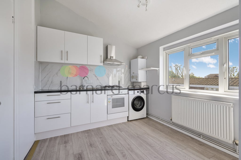 Flat Bradley Close in Greater London