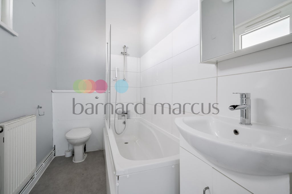 Flat Bradley Close in Greater London
