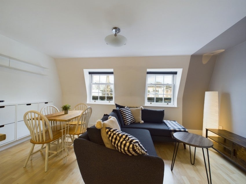 Flat Saint Georges Place in Cheltenham