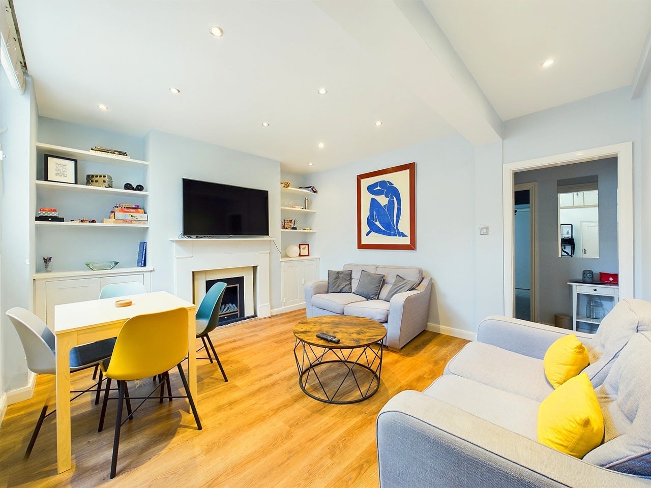 Flat Cumberland Street in City of Westminster