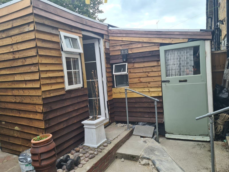 Room Wrenthorpe Road in Greater London
