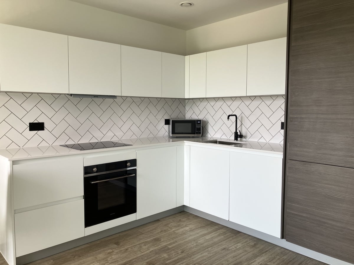 Flat Plowden Road in Greater London
