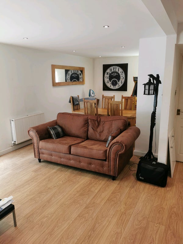 Room Mallard Close in Bradford