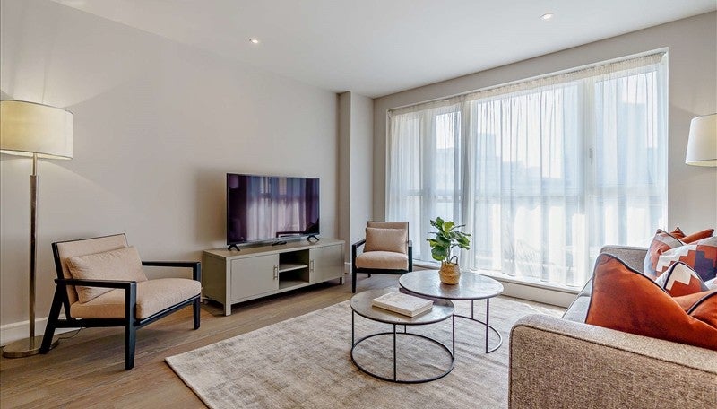 Flat Westferry Circus in Greater London