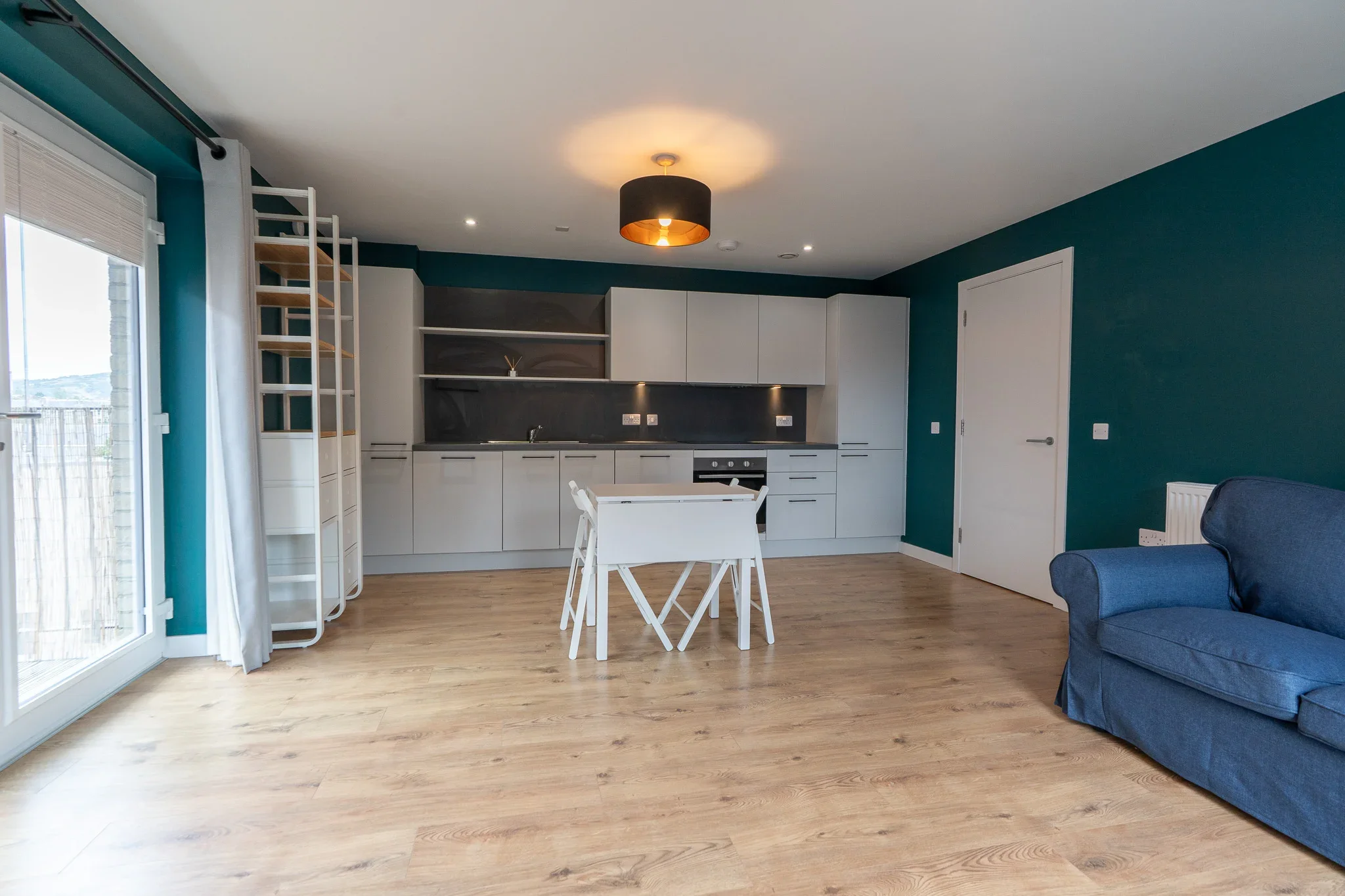 Flat Pillans Place in City of Edinburgh