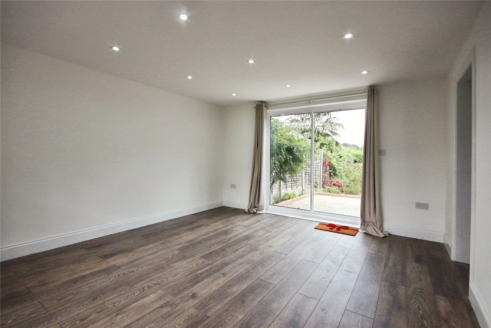 House Hilltop Close in Cheapside