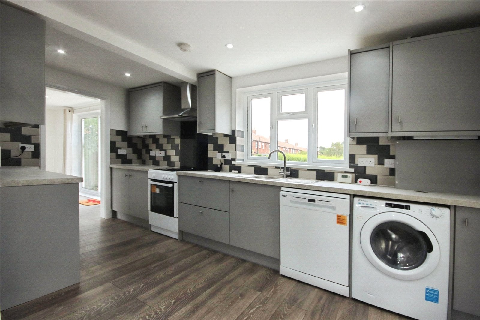 House Hilltop Close in Cheapside