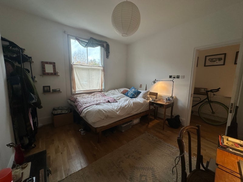 Room Mehetabel Road in Greater London