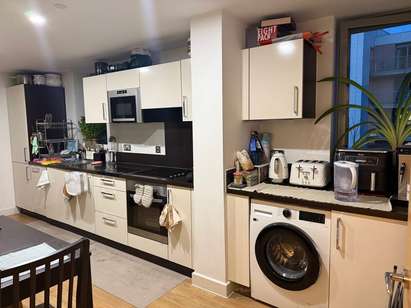 Room Cornmill Lane in Greater London