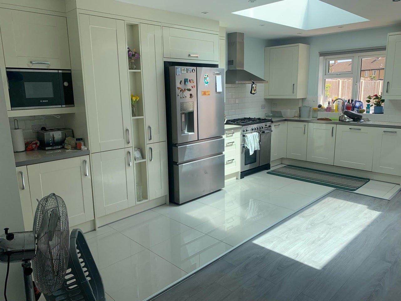 Room Chestnut Grove in Greater London