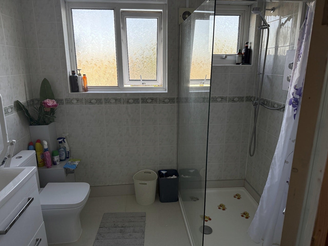 Room Chestnut Grove in Greater London
