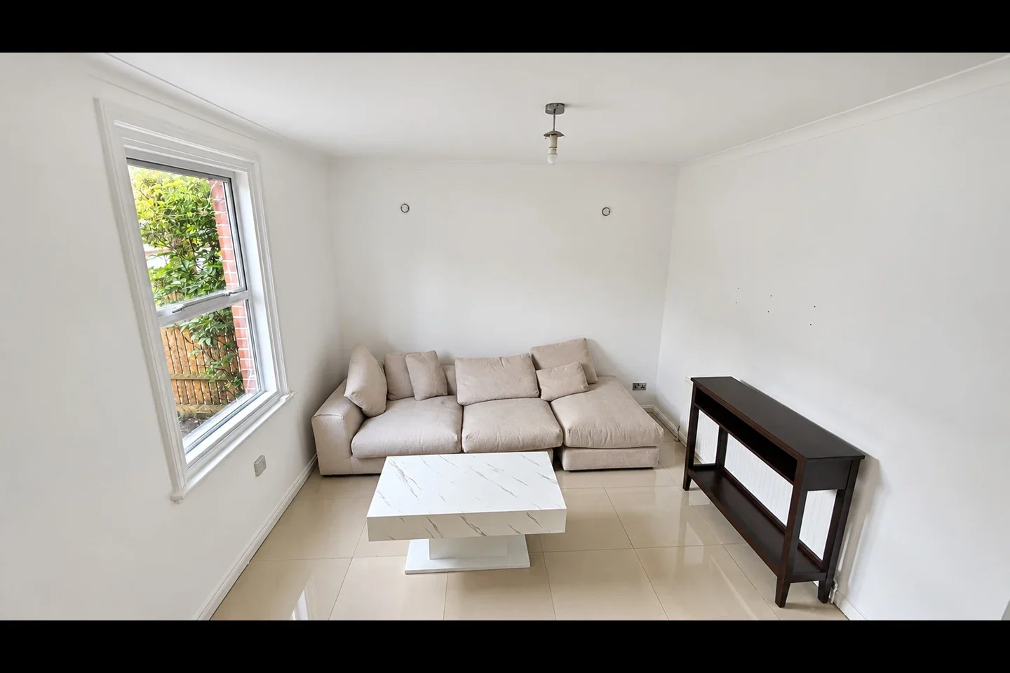 House Lessingham Avenue in Greater London
