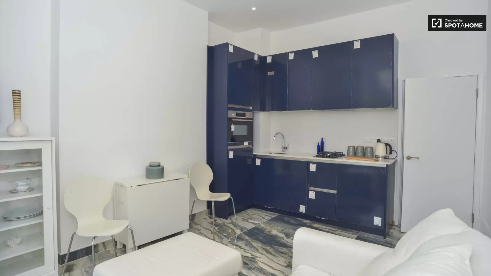 Flat Clearwell Drive in City of Westminster