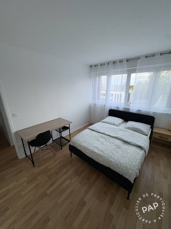 Room Avenue de Bourgogne in Massy