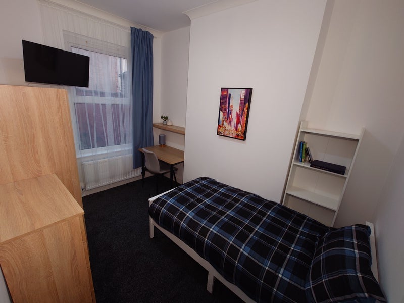 Room Ullswater Street in Liverpool