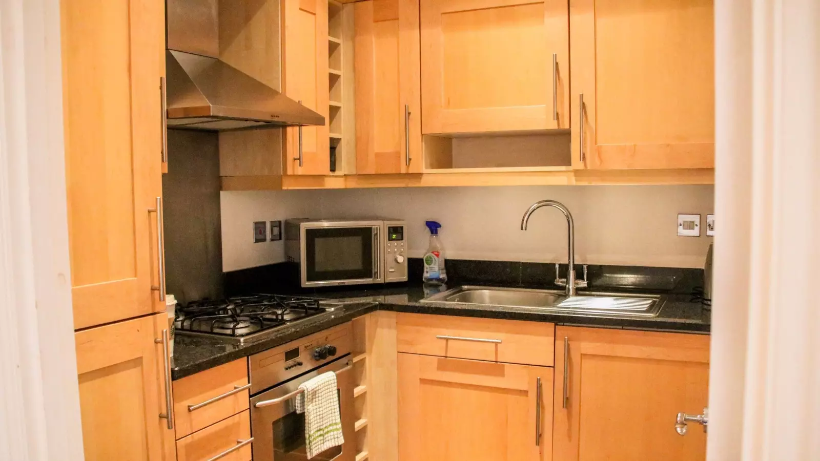 Flat Whitehall in City of Westminster