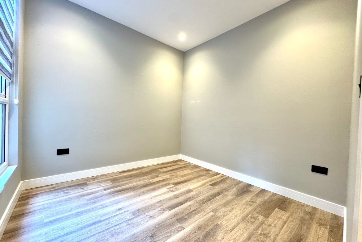 Flat Totteridge Lane in Greater London