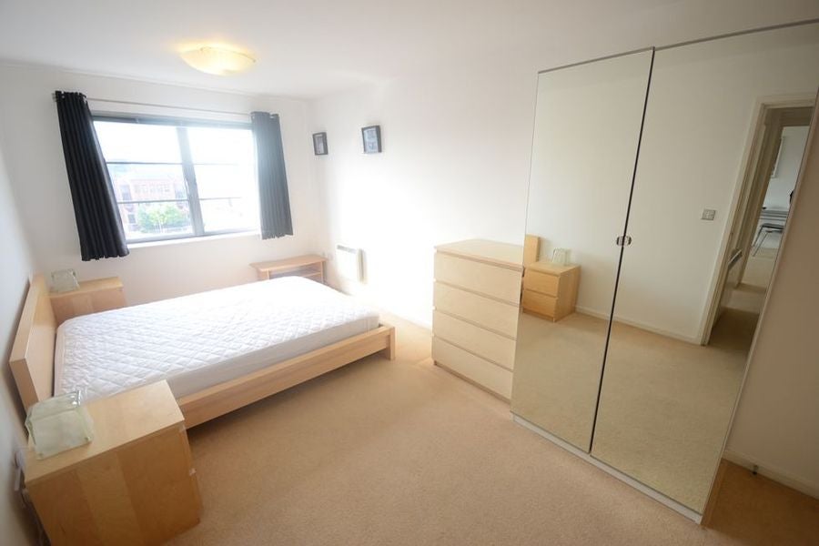 Flat Jubilee Square in Reading