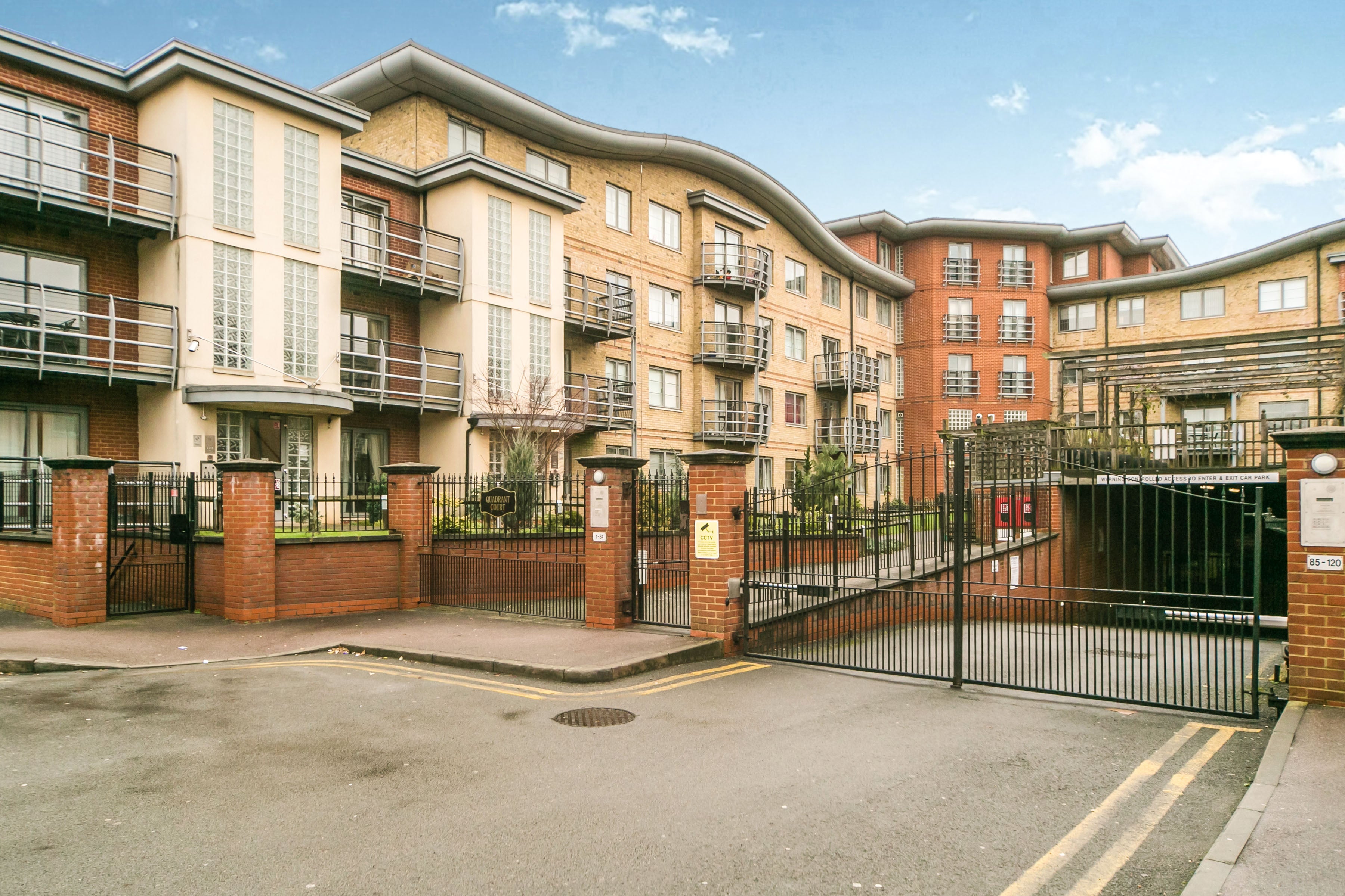 Flat Jubilee Square in Reading