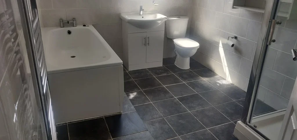 Flat Madeira Grove in Greater London