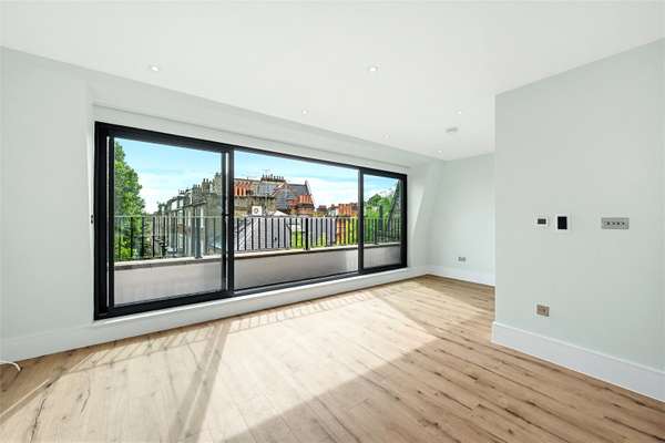 Flat Sinclair Road in Greater London