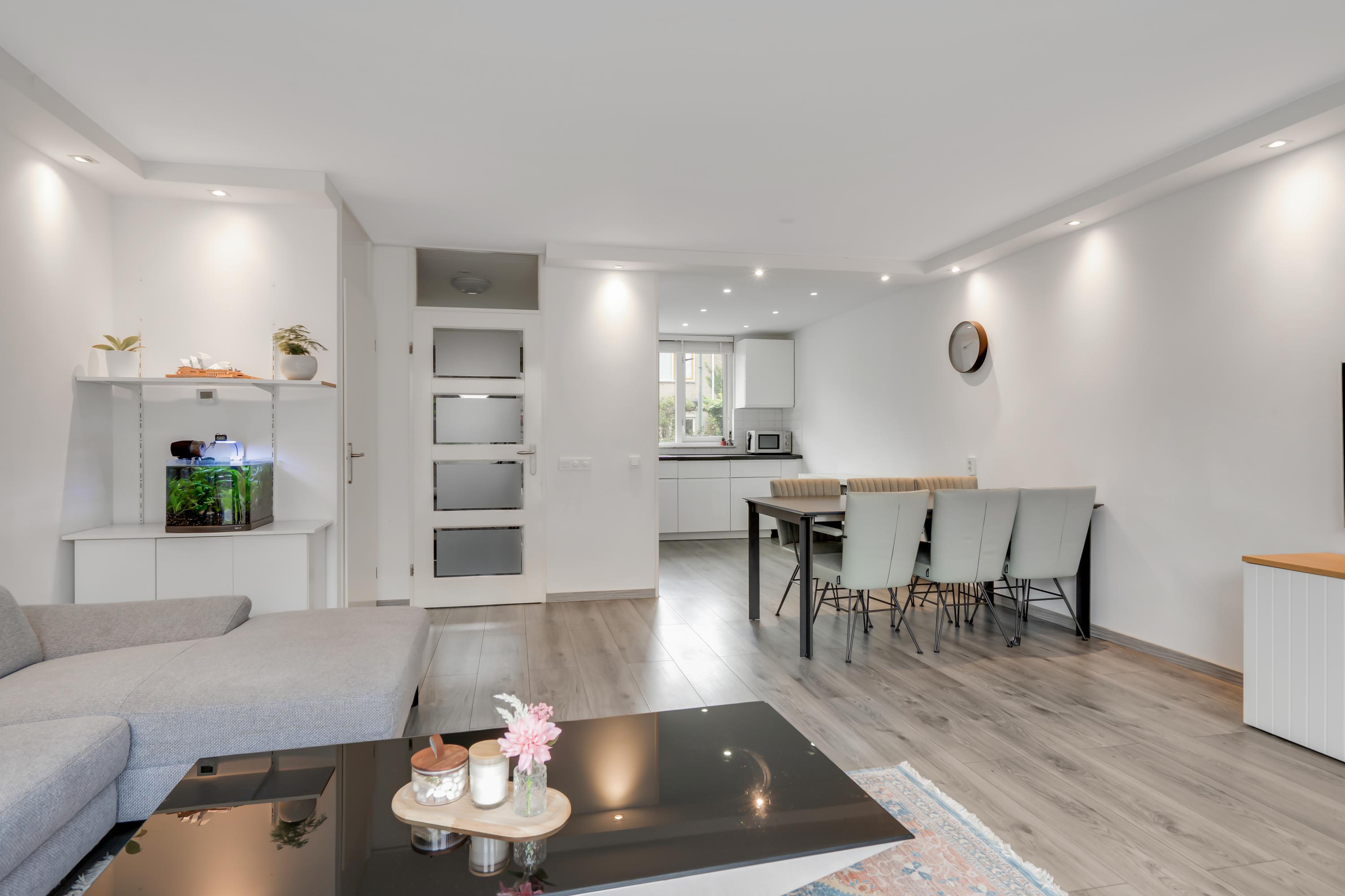 Tussenwoning te koop: Eleonorastraat 127, Vlaardingen