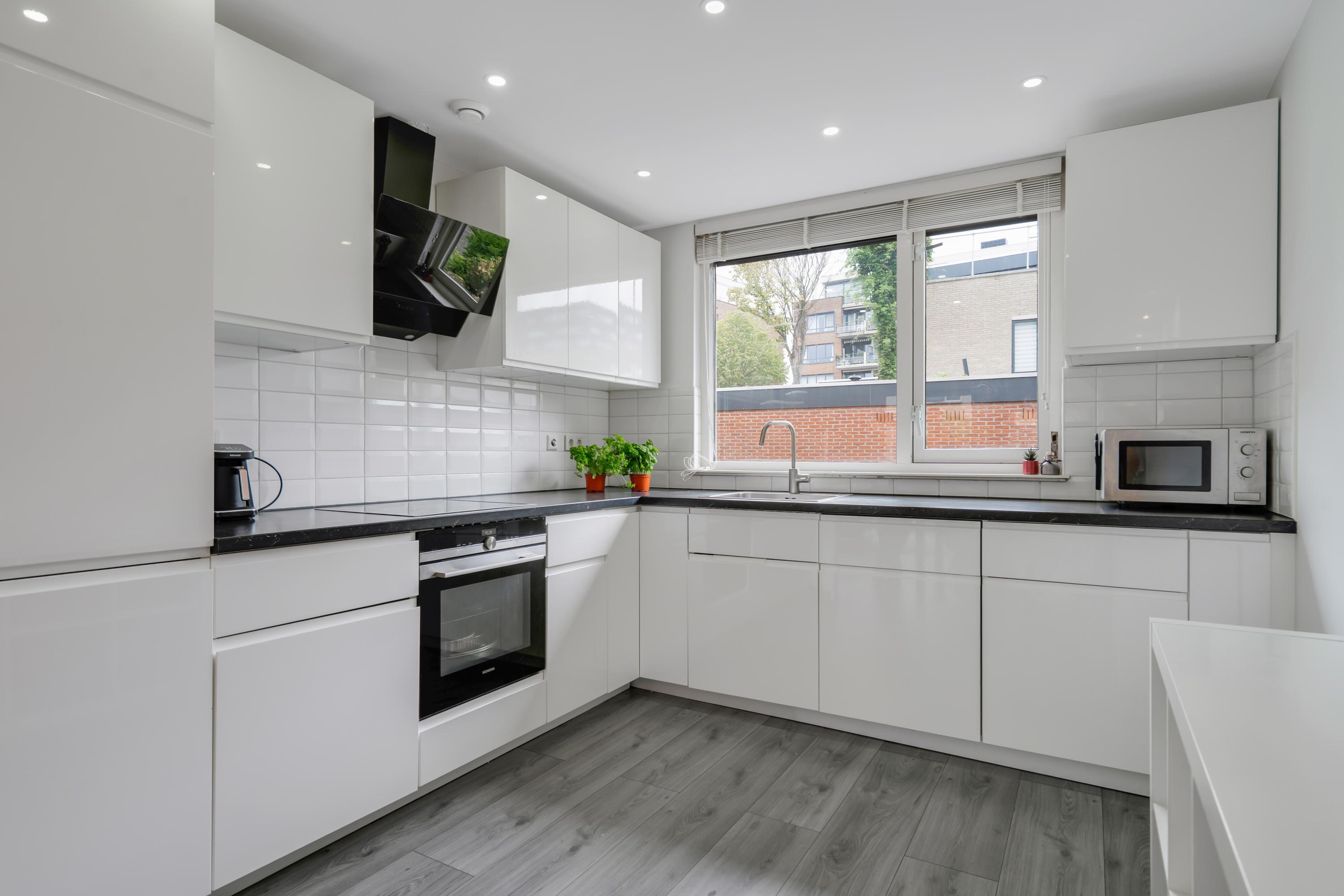 Tussenwoning te koop: Eleonorastraat 127, Vlaardingen