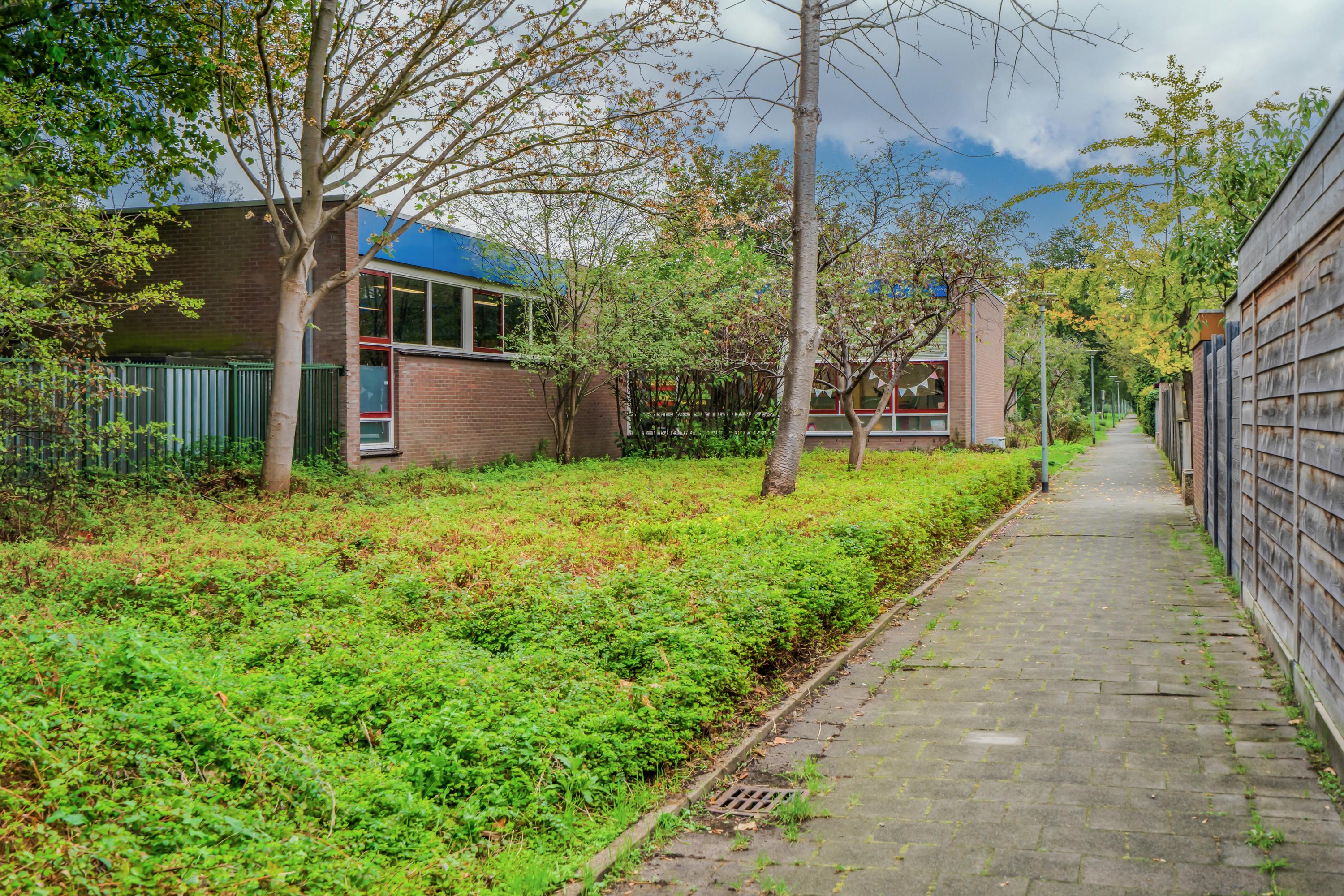 Tussenwoning te koop: Eleonorastraat 127, Vlaardingen
