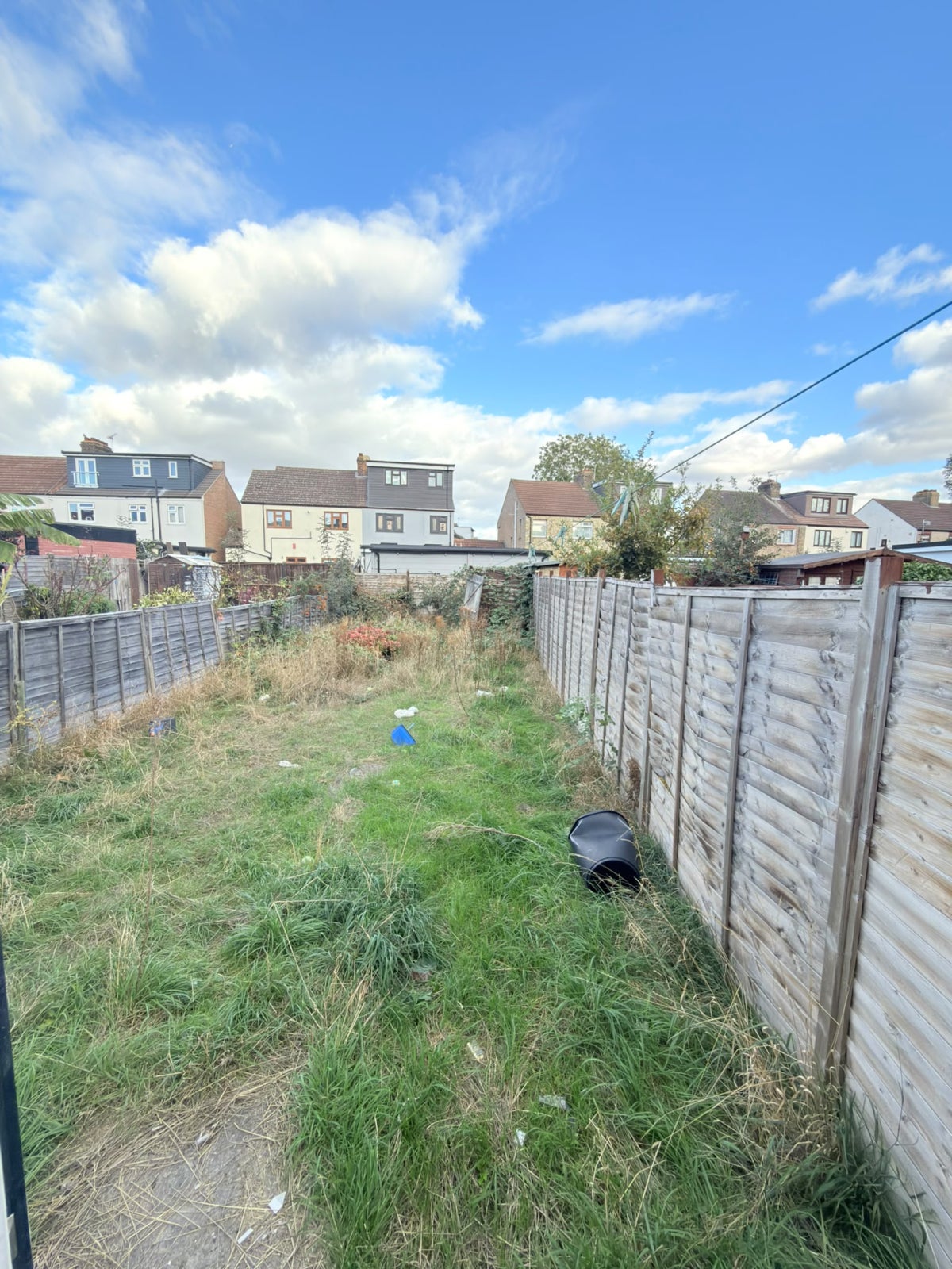 Room Crowlands Avenue in Greater London