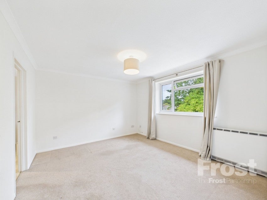 Flat Farnham Lane in Slough