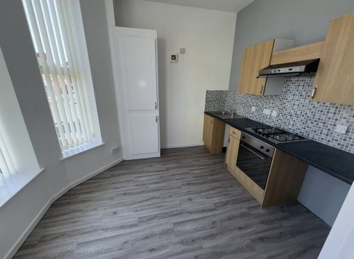 Flat Grange Road West in Birkenhead