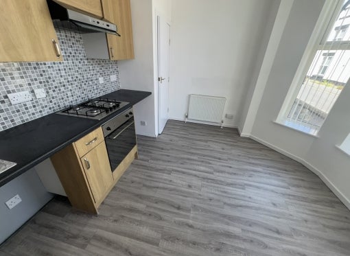 Flat Grange Road West in Birkenhead