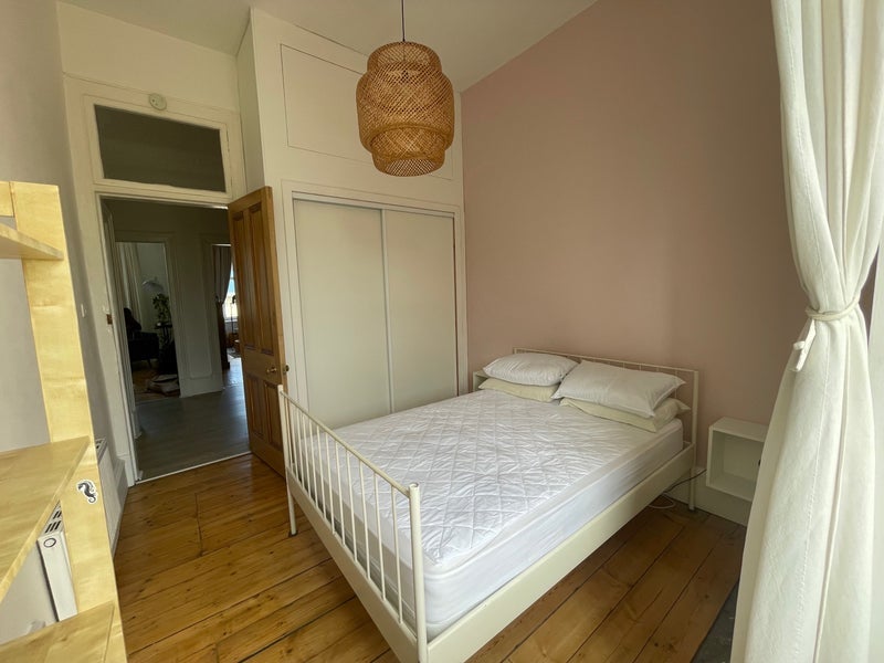 Room St Andrew's Road in Glasgow