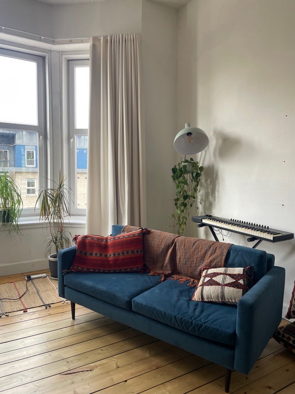 Room St Andrew's Road in Glasgow