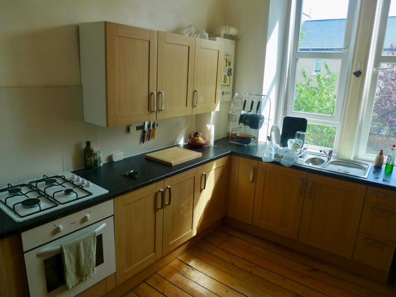 Room St Andrew's Road in Glasgow