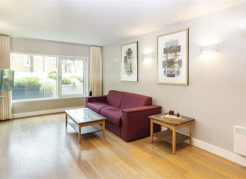 Flat Tabard Street in Greater London