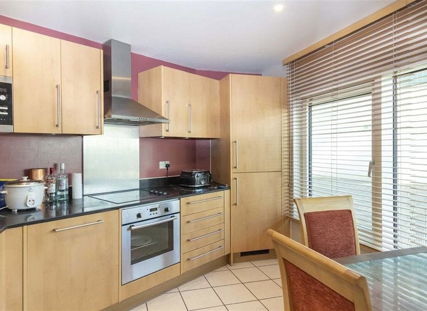 Flat Tabard Street in Greater London