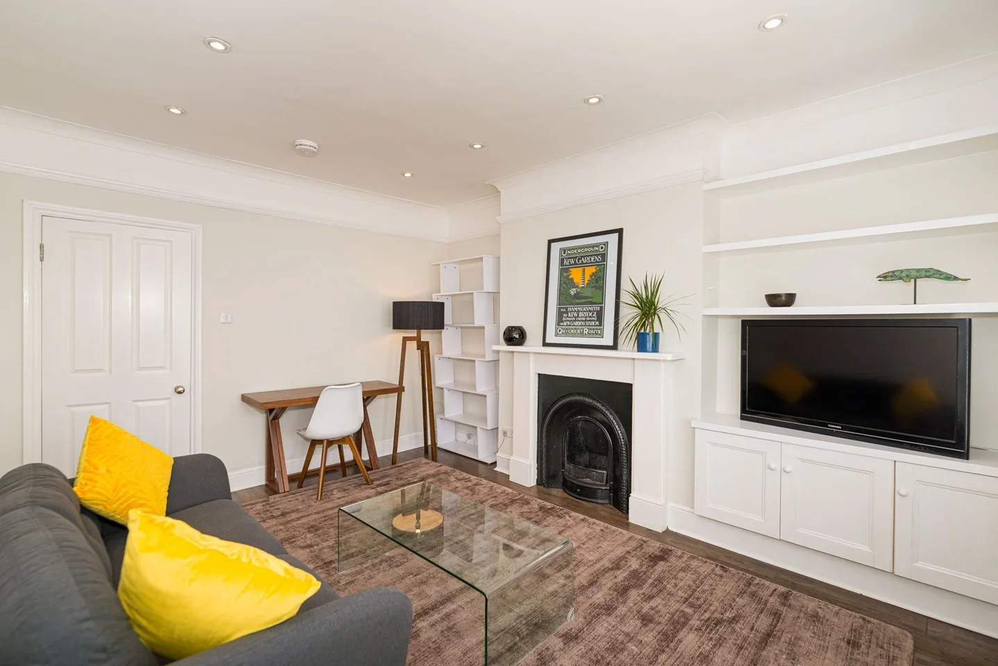 Flat Glengall Road in Greater London
