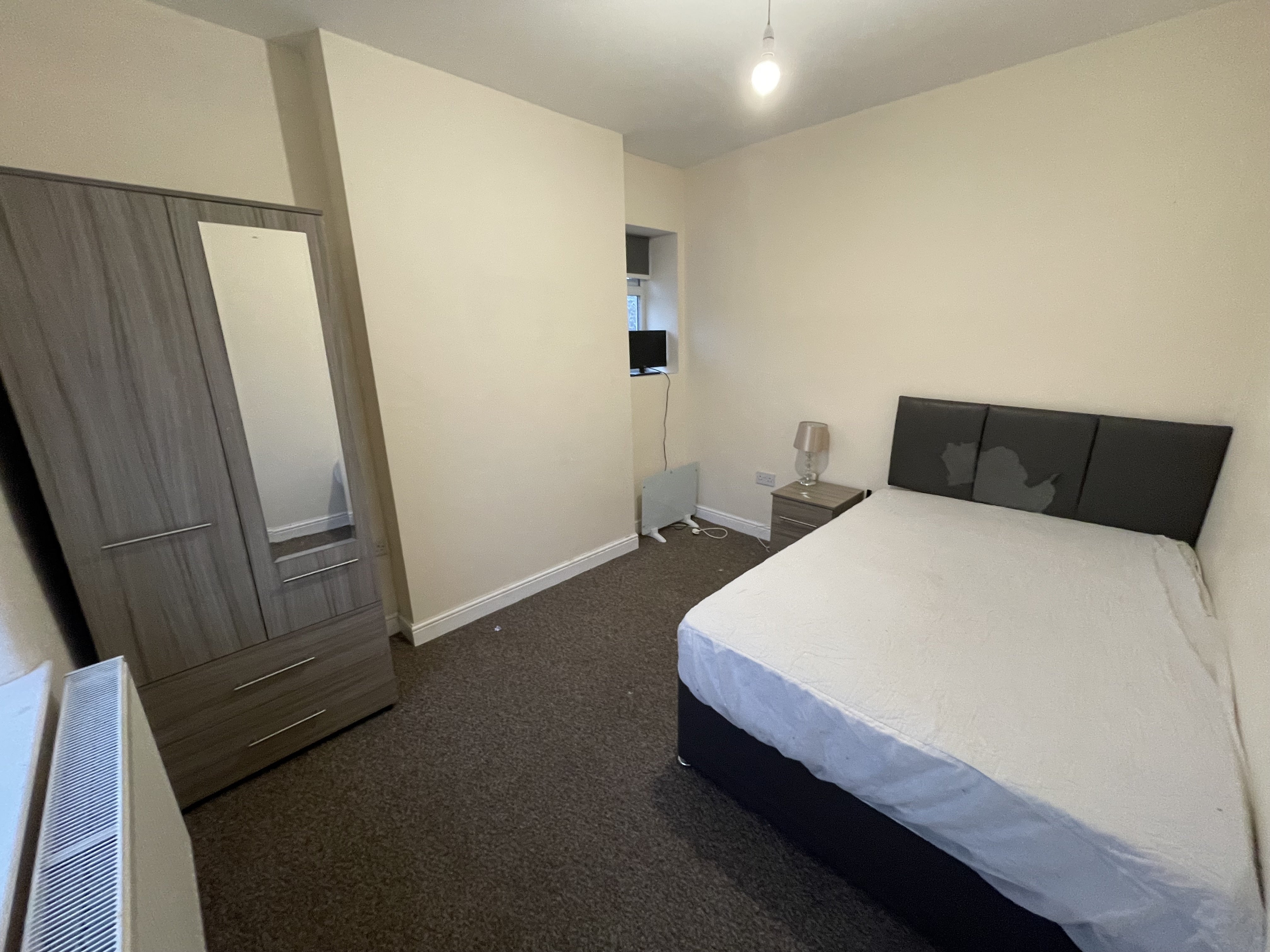 Room Herne Street in Ashfield