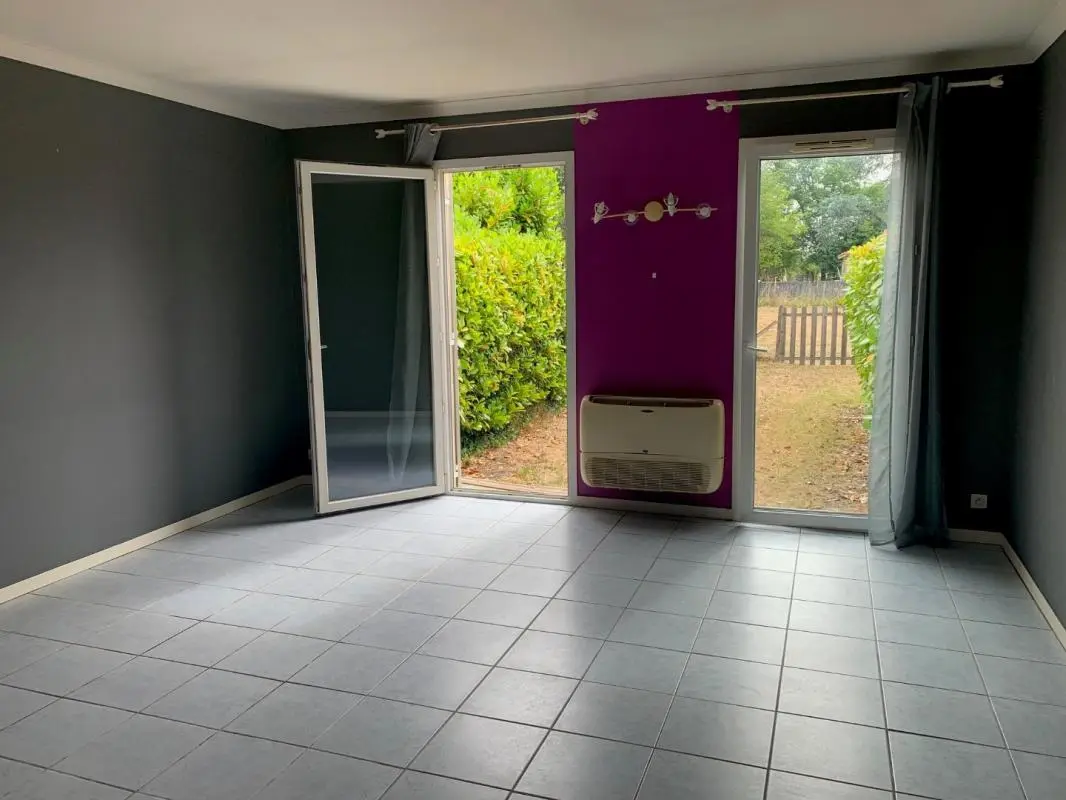 Flat Rue de la Tour in Lamothe-Montravel