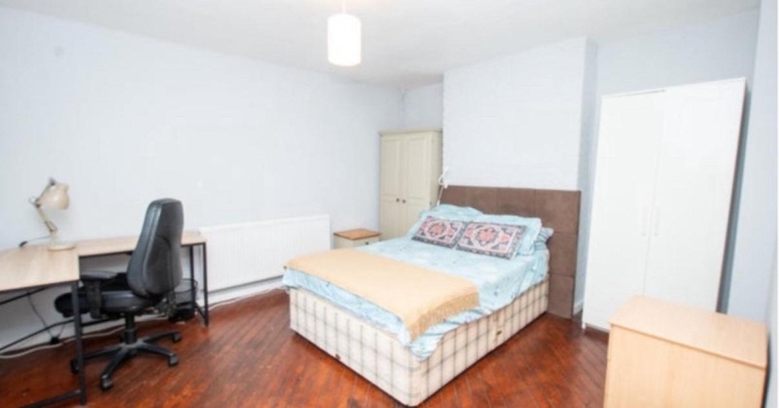Room Halcomb Street in Greater London
