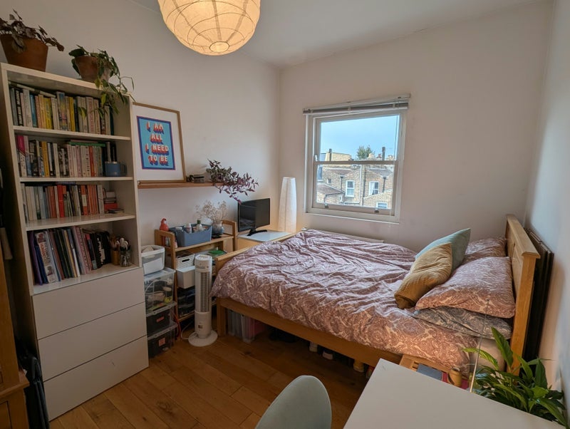 Room Nevill Road in Greater London