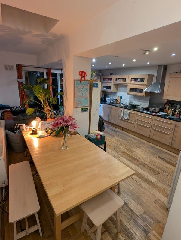 Room Nevill Road in Greater London