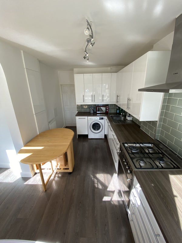 Room Tilford Gardens in Greater London