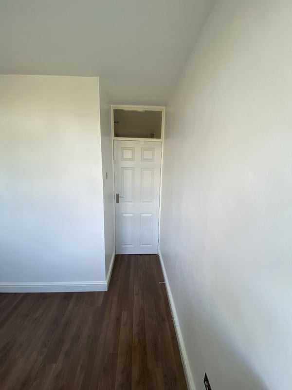 Room Tilford Gardens in Greater London